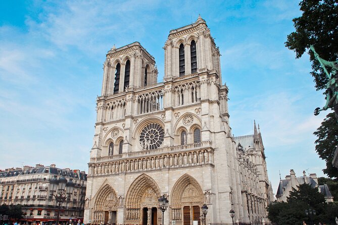 Paris Scavenger Hunt and Best Landmarks Self-Guided Tour - Meeting and Pickup