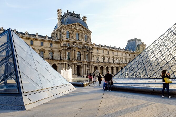 Paris Scavenger Hunt and Best Landmarks Self-Guided Tour - Instructions and Clues