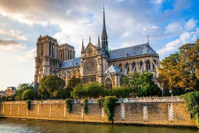 Paris Scavenger Hunt: Churches, Charms, Shells & Seine - Exploring the Beautiful River Seine