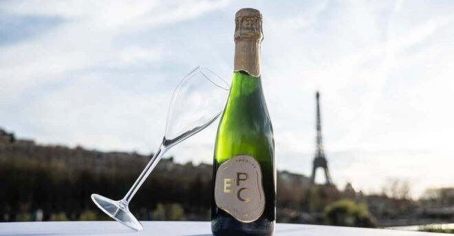 Paris : Scenic River Cruise With Champagne - Accessibility Features