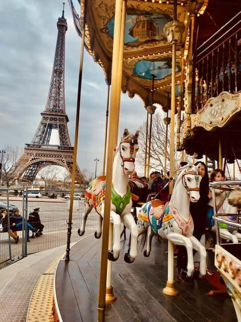 Paris: See 15 to 30 Top Sights with a Fun Guide - The Guide and Group Dynamics