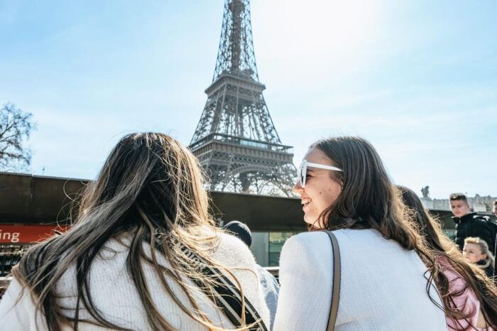 Paris: Seine Cruise and Macaron Tasting by the Eiffel Tower - Getting to the Seine River Cruise