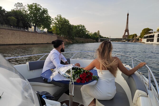 Paris Seine River 1h Private Cruise - Common Questions