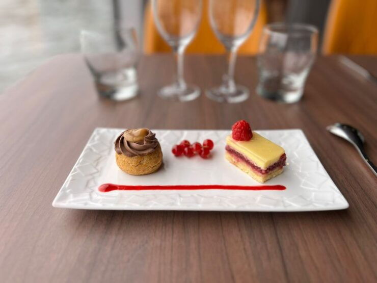 Paris : Seine River Bistronomic Dinner Cruise - Experience