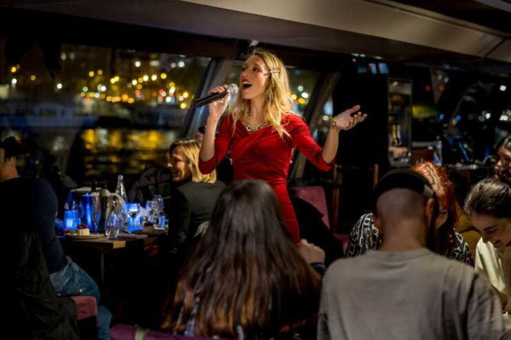 Paris: Seine River Champagne Dinner Cruise With Live Music - Dining Experience