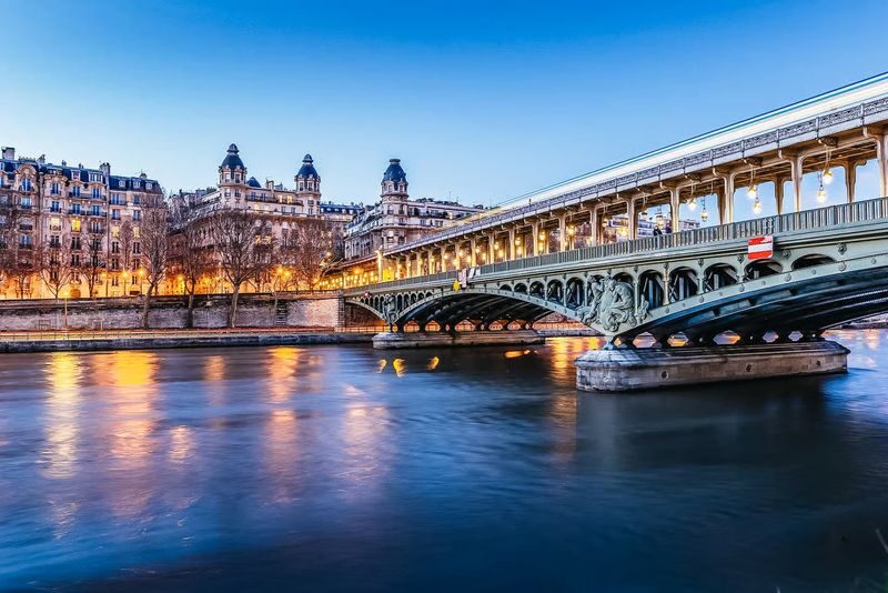 Paris Seine River Cruise Tour at Night with Waffle Tasting - Practical details that can save you time