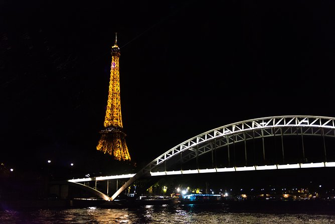 Paris Seine River Gourmet Dinner Cruise With Champagne - Scenic Views and Atmosphere