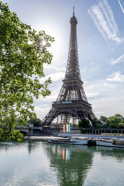 Paris: Seine River Guided Cruise With Champagne - Accessibility Features