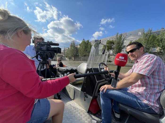 Paris: Seine River Private Cruise - Accessibility Information
