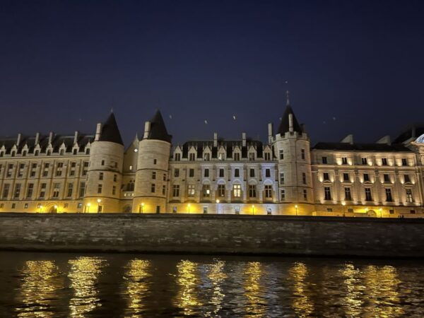 Paris: Seine River Private Cruise - Important Information