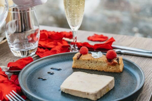 Paris: Seine River Sightseeing Cruise With 3-Course Dinner - Common Questions