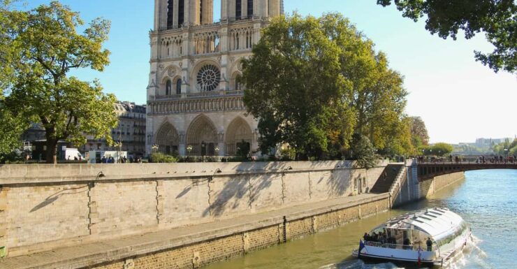 Paris: Self-Guided Photo Safari With Photobook! City Tour - Key Points