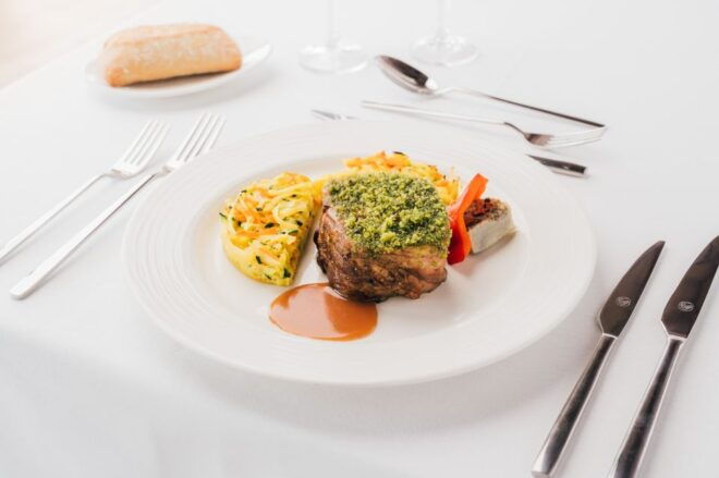 Paris: Sightseeing Cruise on the Seine With 3-Course Lunch - Highlights and Itinerary