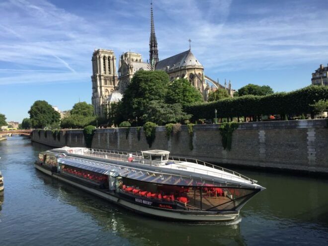 Paris: Sightseeing Cruise on the Seine With 4-Course Dinner - Inclusions