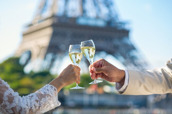 Paris Sightseeing Cruise With Champagne by Bateaux Mouches - Common Questions