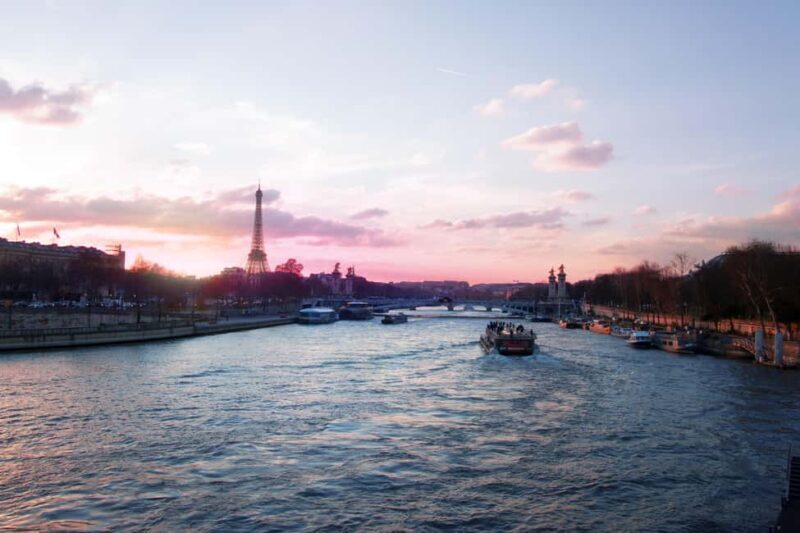 Paris: Sightseeing Cruise with 'Les Incollables' Quiz - Frequently Asked Questions