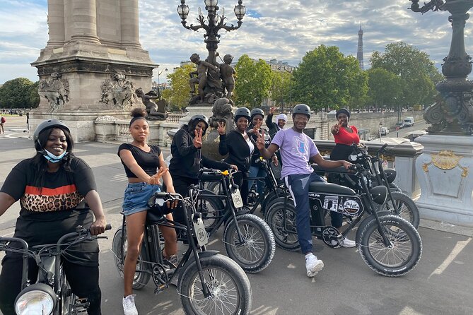 Paris Sightseeing Family Friendly Guided Electric Bike Tour - Attention to Detail