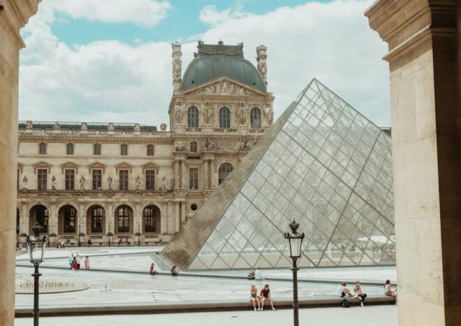 Paris: Skip-the-Line Louvre Museum Masterpieces Guided Tour - Important Information for Visitors