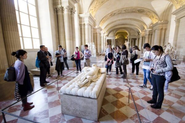 Paris: Skip-the-Line Louvre Museum Masterpieces Guided Tour - Common Questions