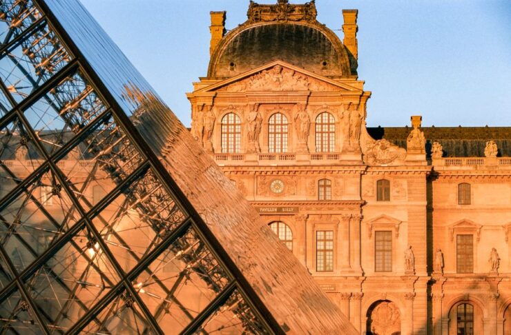 Paris: Skip-The-Line Louvre Ticket With Host for Mona Lisa - Experience at the Louvre