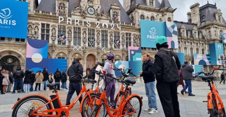 Paris: Small-Group City Sightseeing Tour by Bike or E-Bike - Experience Iconic Sights