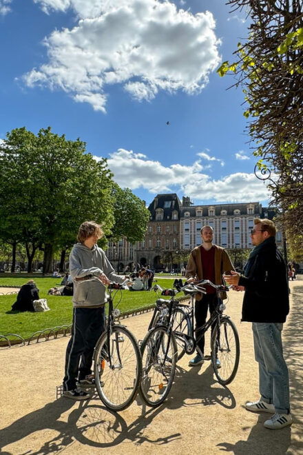 Paris: Small-Group City Sightseeing Tour by Bike or E-Bike - Booking Information and Tips