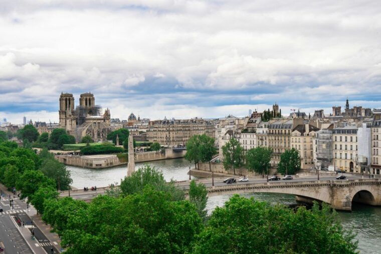 Paris: Ste-Chapelle, Conciergerie, Notre Dame Private Tour - Inclusions of the Tour