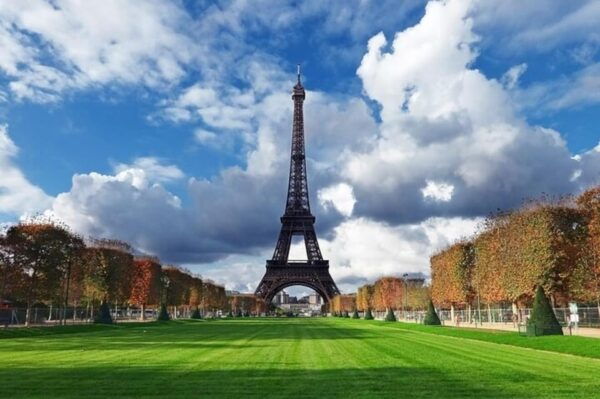 Paris : Street Art Walking Tour With A Guide - Exploring Parisian Street Art