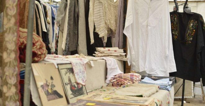 Paris: The Saint-Ouen Flea Market In-App Audio Tour - Experience
