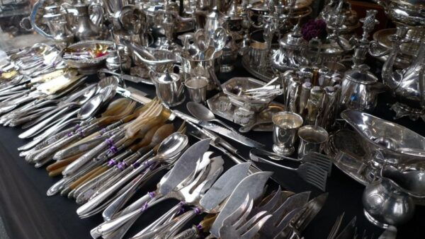 Paris: The Saint-Ouen Flea Market In-App Audio Tour - Frequently Asked Questions