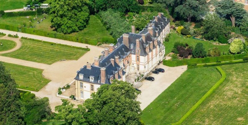 Paris: Thoiry Castle and Safari Park Private Tour - Wildlife Adventure at Thoiry Safari Park