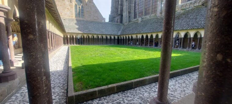 Paris to Mont Saint-Michel Day Trip in Luxury Van Live Guide - Itinerary Overview