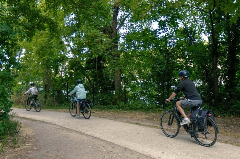 Paris to Versailles by electric bike - Nature and discovery ride - A Natural, Relaxed Journey from Paris to Versailles