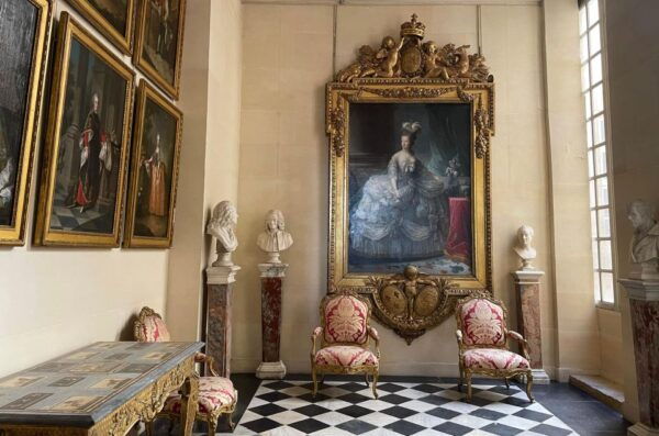 Paris to Versailles: Private Guided Tour With Transport - Convenient Pickup and Transportation Included