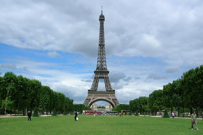 Paris Top Attractions & Hidden Gems Around Your Hotel Private Orientation Tour - The Sum Up