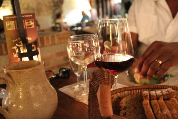 Paris: Top Loire Castles With Lunch and Wine - Additional Information: Location and Booking Details