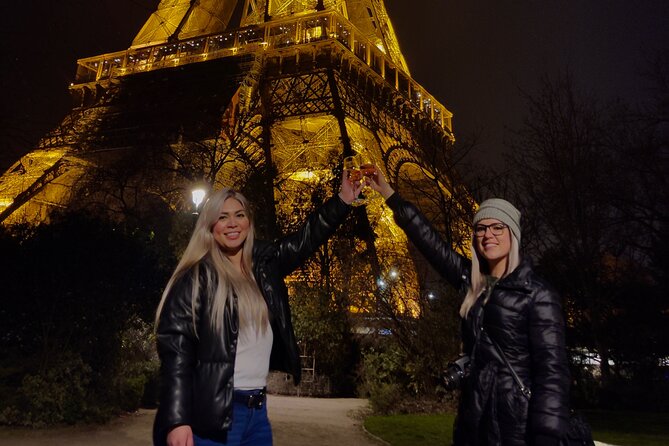 Paris Tour With Champagne in a Vintage Limo - Alcoholic Beverage Experience