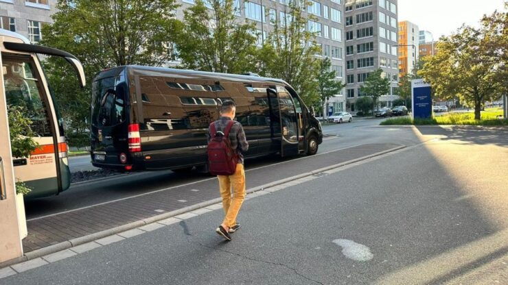 Paris : Transfer From/To Hotel - Airport - Service Description