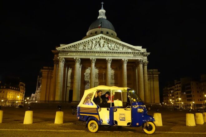 Paris: Tuk Tuk Photoshoot With Printed Photos - Photoshoot Highlights
