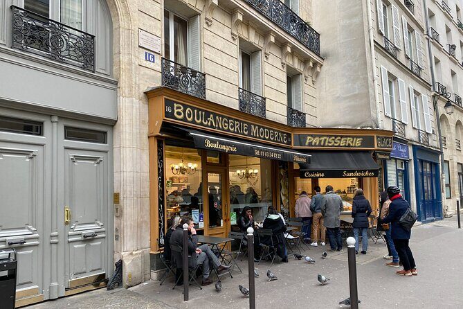 Paris TV Character Walking Tour with Optional Seine River Cruise - A Deep Dive into the Experience