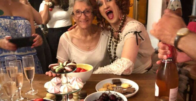 Paris : Unique Cabaret Concert & Dinner in Atelier Dartiste - Features and Accessibility