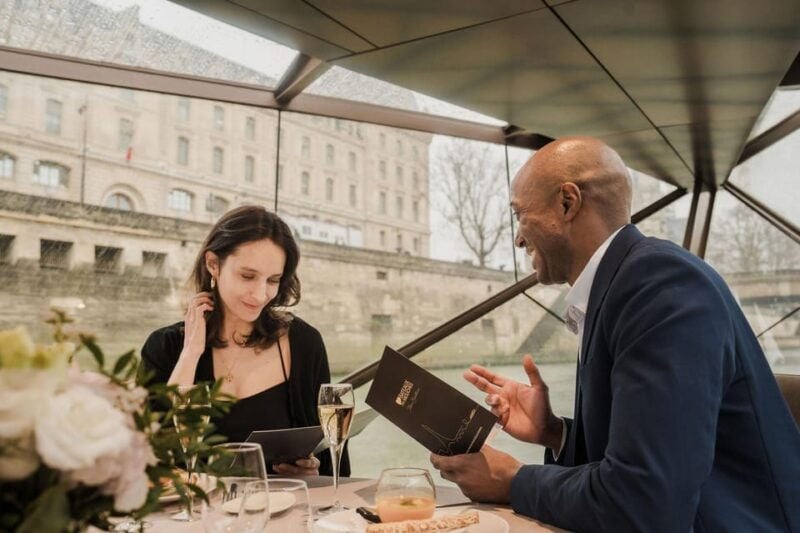 Paris : Valentines Day Diner Cruise on the Seine River - Overview of the Dinner Cruise