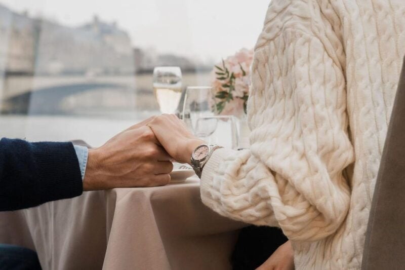 Paris : Valentines Day Diner Cruise on the Seine River - Ideal Traveler Types