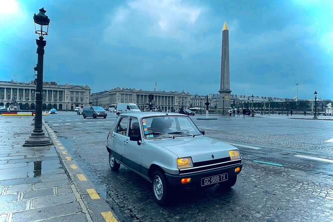 Paris Vintage Private Night Tour in a 1980 Renault 5 - Professional Local Guide