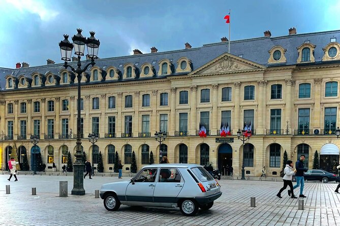 Paris Vintage Private Night Tour in a 1980 Renault 5 - Booking and Pricing Details