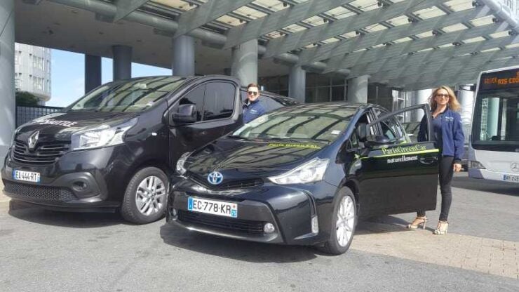 Paris: VIP Disneyland Paris Hotel Transfer - Orly Airport - Pricing Structure