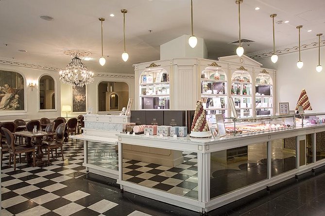 Paris VIP Shopping Experience With Lounge Access, Lunch and Transfer - Common Questions