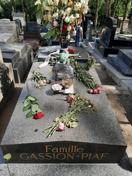 Paris: Visit Père Lachaise Cemetery Iconic Tombs - Tips for Your Visit