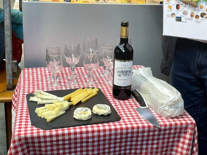 Paris: Walking Food Tour With Cheese, Wine and Delicacies - Tasting the Best Parisian Delicacies