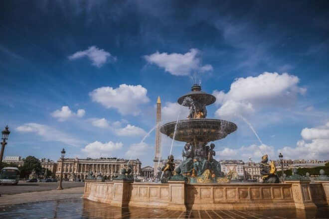 Paris: Walking Tour With Louvre Museum Skip-The-Line Ticket - Full Description of the Tour
